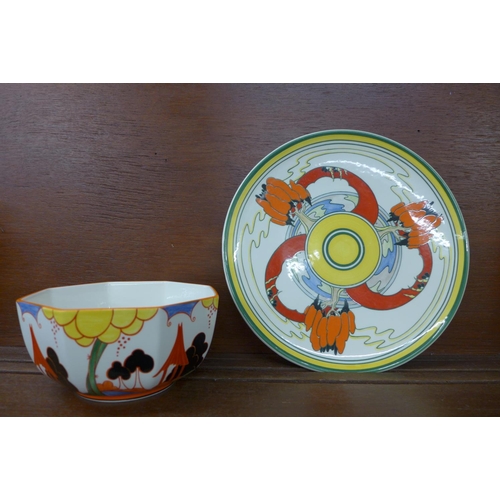 614 - A Wedgwood Bizarre Clarice Cliff plate and bowl