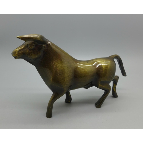 631 - A bronze bull, 15cm