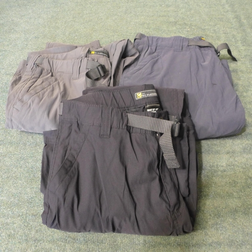 3005 - 3 Pairs of men's combat/walking trousers - mixed sizes and colours * This lot is subject to VAT