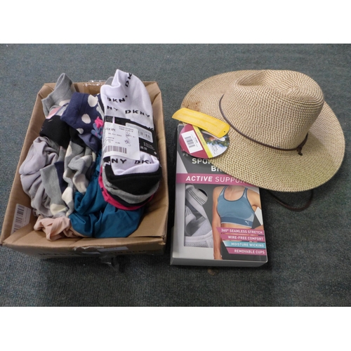 3017 - Mix of Ladies underwear, including:- socks, bras, pants and a hat - various styles/sizes * This lot ... 