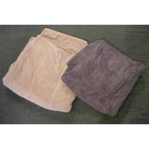 3018 - Two Large bath towels - mixed colours * This lot is subject to VAT