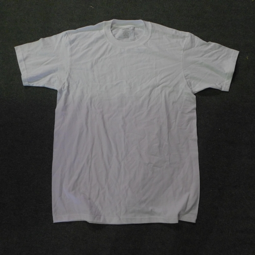 3024 - Bag of Men's White t-shirts - various sizes - approx. 10 per bag * This lot is subject to VAT