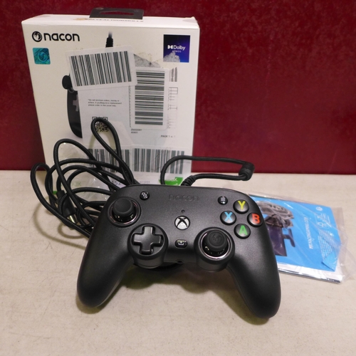 3152 - Nacon Pro Compact controller for XBox (NC7271)