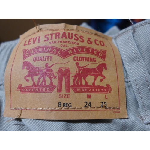 3169 - Mix of boys clothing - various sizes and styles including Levi jeans    * This lot is subject to vat