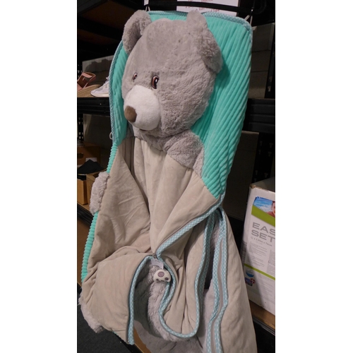 3188 - Bear Hugfun sleeping bag