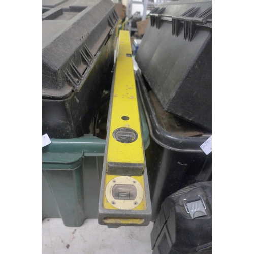 2012 - Plastic tool box with box of tools and spirit levels