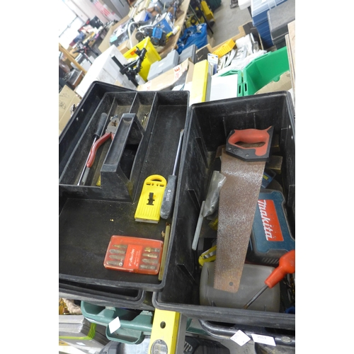 2013 - Plastic tool box with box of tools, 3 spirit levels and drain rods