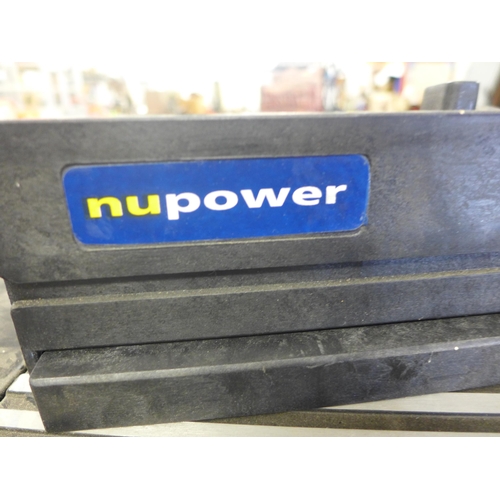 2029 - Nupower saw table with electric supply