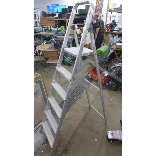 2061 - Set of 5-step aluminium stepladders