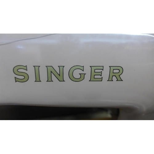 2064 - Singer electric sewing machine