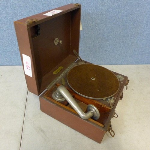 384 - A 'Clumber' model gramophone in case