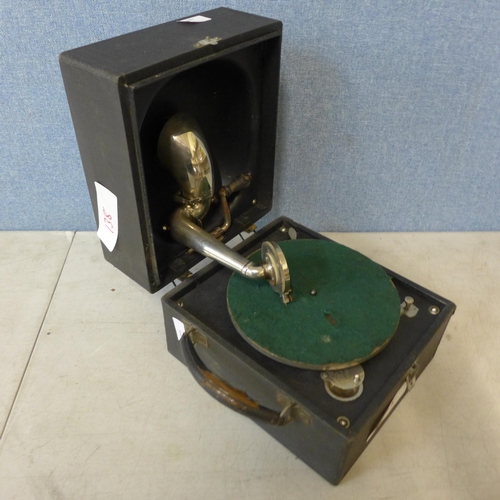 390 - A small Decca gramophone in case