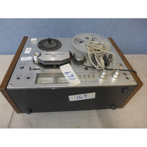 394 - An Akai reel-to-reel tape machine (no lid)