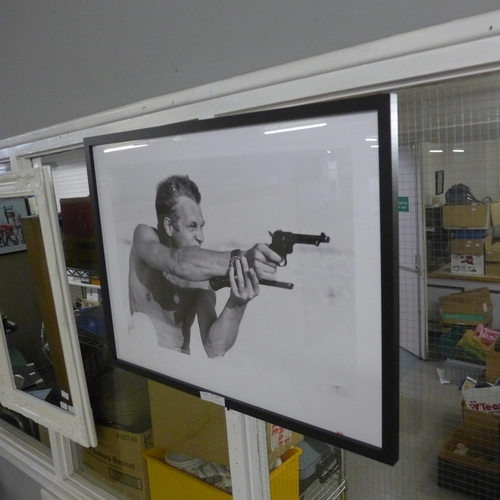 1366 - A  Time Life  framed  Print (Steve Mcqueen - Takes Aim) 50X70(PPR4705823)   *