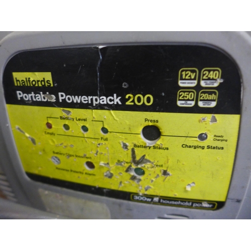 2124 - Halfords Compressor Powerpack, no charger lead