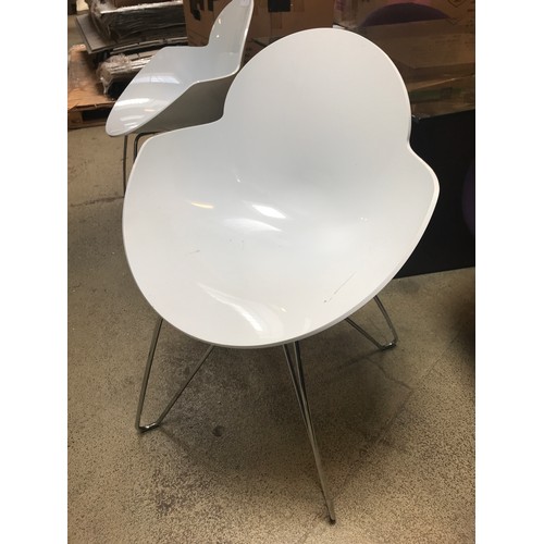 1547 - Pair of white and chrome chairs