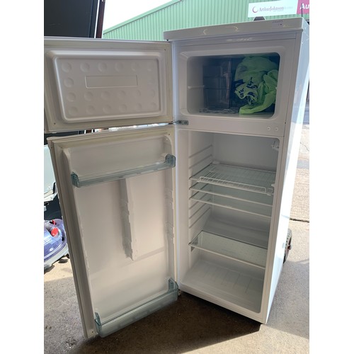 2234 - Fridge Master 4ft medium height 80/20 fridge freezer