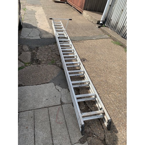 2077a - Double 15 rung aluminium ladder with stand off