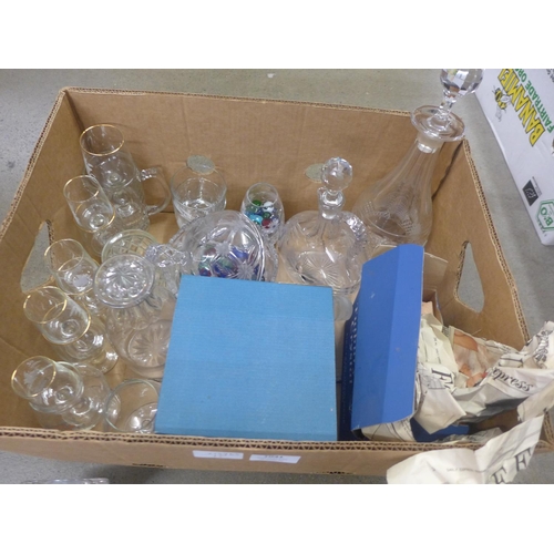 1041 - A box of mixed glass **PLEASE NOTE THIS LOT IS NOT ELIGIBLE FOR POSTING AND PACKING**