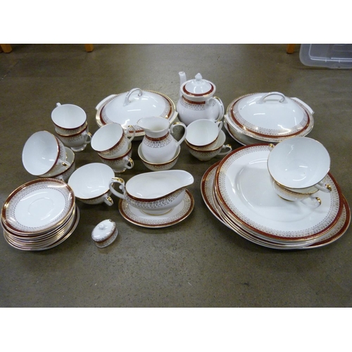 1084 - A collection of Royal Grafton dinnerwares **PLEASE NOTE THIS LOT IS NOT ELIGIBLE FOR POSTING AND PAC... 