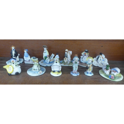 642 - A collection of twelve Italian Zampiva figures