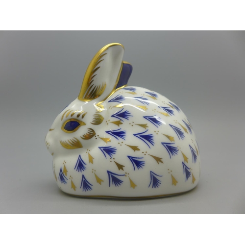 651 - A Royal Crown Derby rabbit paperweight with gold stopper