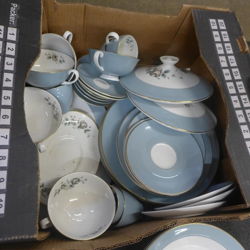 771 - A Capodimonte tea set and a Royal Doulton dinner service **PLEASE NOTE THIS LOT IS NOT ELIGIBLE FOR ... 