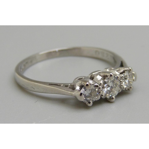 904 - A platinum set three stone diamond ring, P, 4g, diamond weight circa 0.5cts