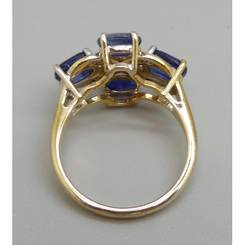 968 - A silver gilt kyanite and zircon ring, L