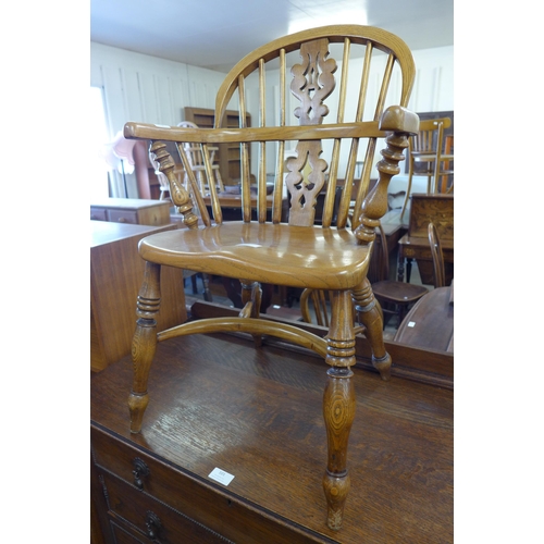 100 - A child's elm and beech Windsor chair