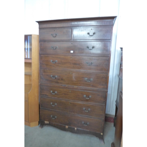 178 - A George III mahogany chest on chest