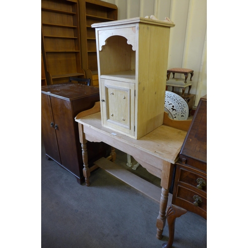 199 - A Victorian pine washstand and a pot cupboard