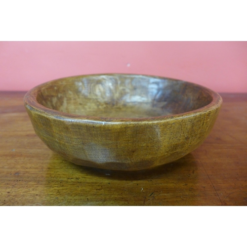 37 - A Robert Mouseman Thompson of Kilburn hand carved oak fruit bowl, circa 1940's/50's, 8cms h x 24cms ... 