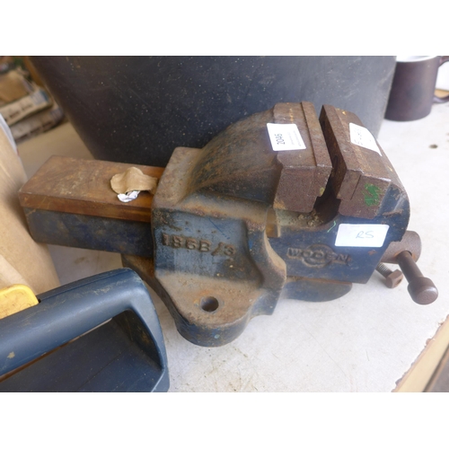 2046 - Woden 186B/3 bench vice