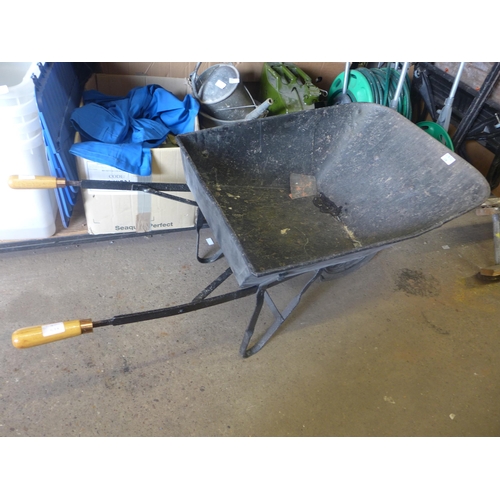 2059a - Heavy duty Builder's metal wheelbarrow