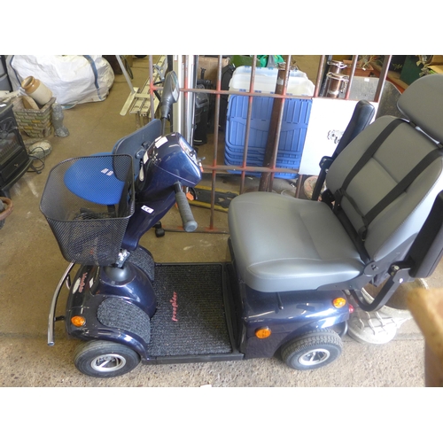 2079 - Freerider Mayfair mobility with charger and keys, driven into saleroom