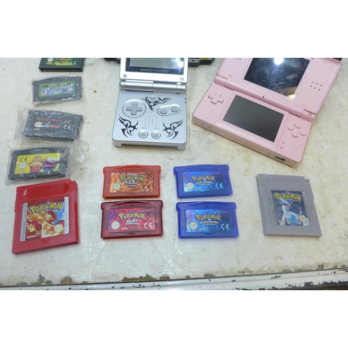 2171 - Hand held gaming job lot - 4 DS lite consoles, PSP and  Gameboy advance consoles with games mostly P... 