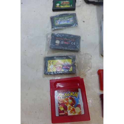 2171 - Hand held gaming job lot - 4 DS lite consoles, PSP and  Gameboy advance consoles with games mostly P... 