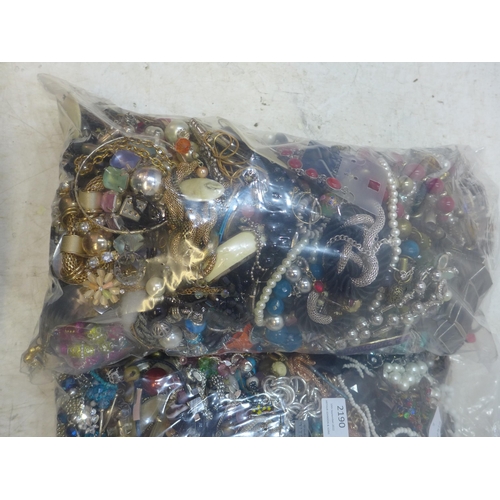 2190 - Approx 8-10kg of costume jewellery