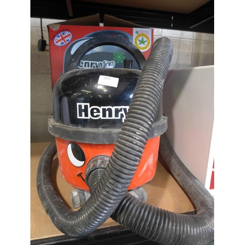 3011 - Henry Micro Hi-Flo Vacuum Cleaner (model no.:- 900671/HVR200M), original RRP £129.99 + VAT (262-104)... 