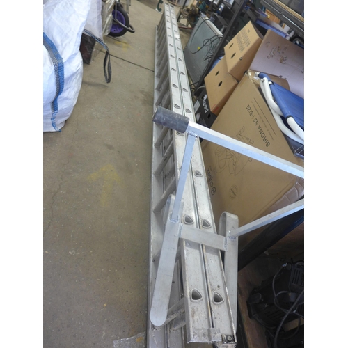 2077a - Double 15 rung aluminium ladder with stand off