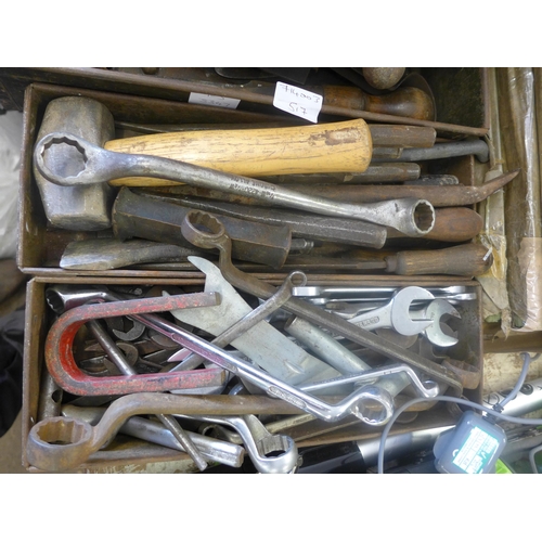 2088 - Two trays, approx 20 hand tools: hammers, axe, masonry chisels, mallet etc