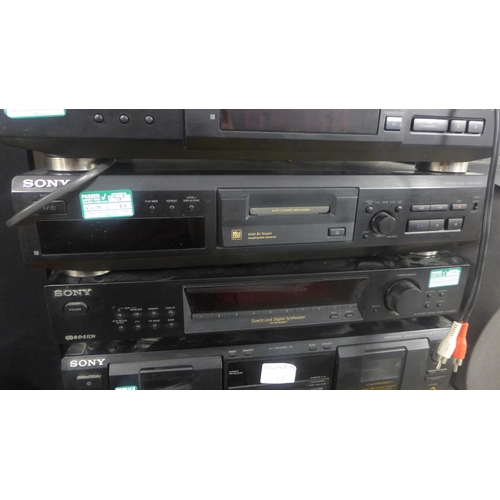 2211 - Sony Hifi system: Super Legato Amplifier, twin cassette deck TCWEA5, digital synthesizer, mini disc ... 