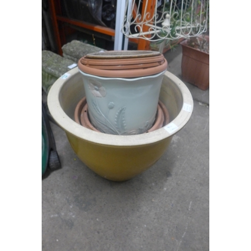 2309a - 6 various large round plant pots