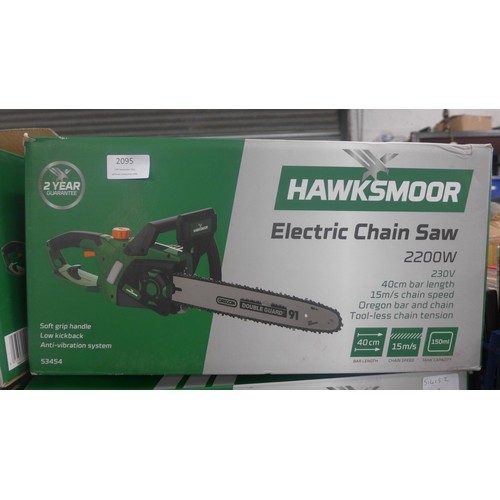 2095 - Hawksmoor 2200w electric chainsaw in box - W