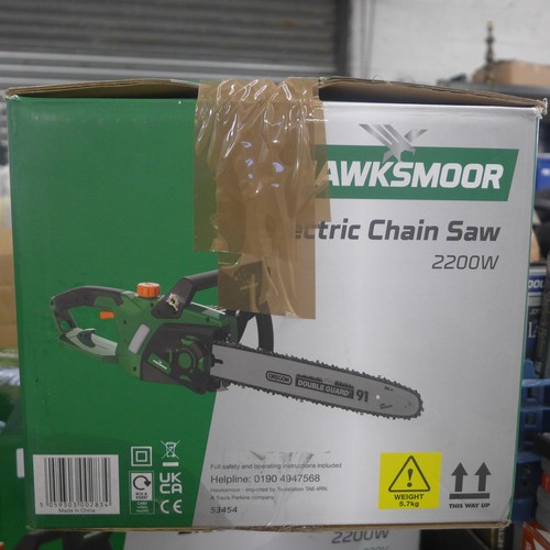 2095 - Hawksmoor 2200w electric chainsaw in box - W