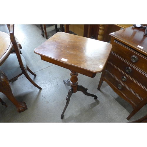 163 - A Victorian mahogany single drawer lady's sewing table