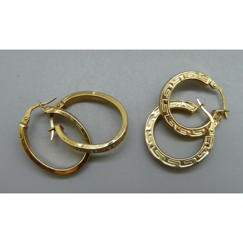 1002 - Two pairs of 9ct gold hoop earrings, a/f, 3.6g