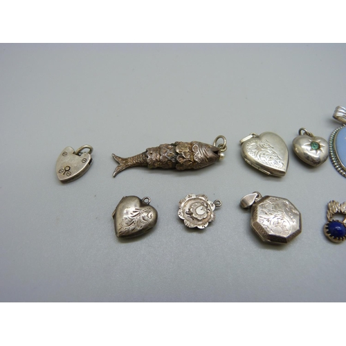 1048 - Silver pendants, lockets, etc.