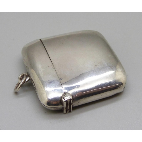 1051 - A silver vesta case, Birmingham 1907